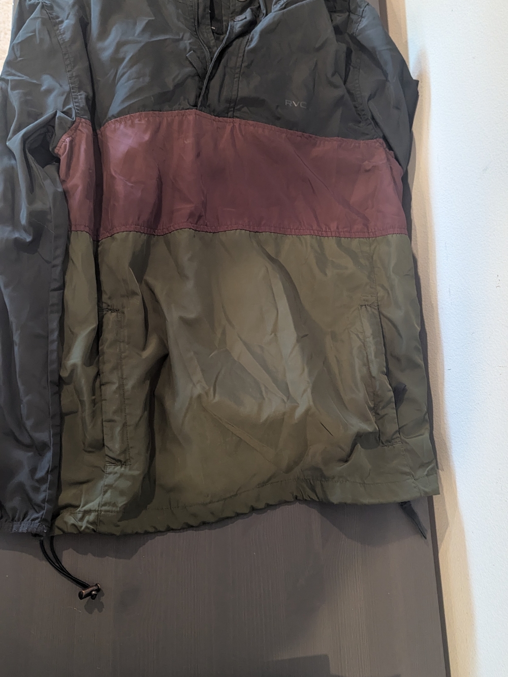 RVCA Men's Olive & Burgundy Colorblock Windbreaker